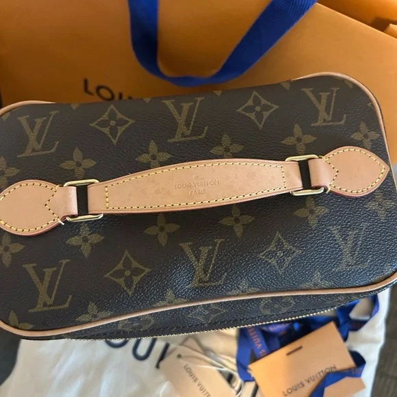 Louis Vuitton Brown Monogram Travel Case - Picture 4 of 10